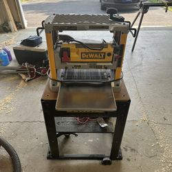 Dewalt Wood Planer With Rolling Stand 