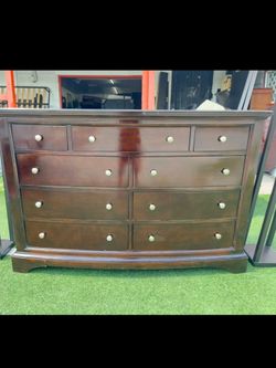 Dresser