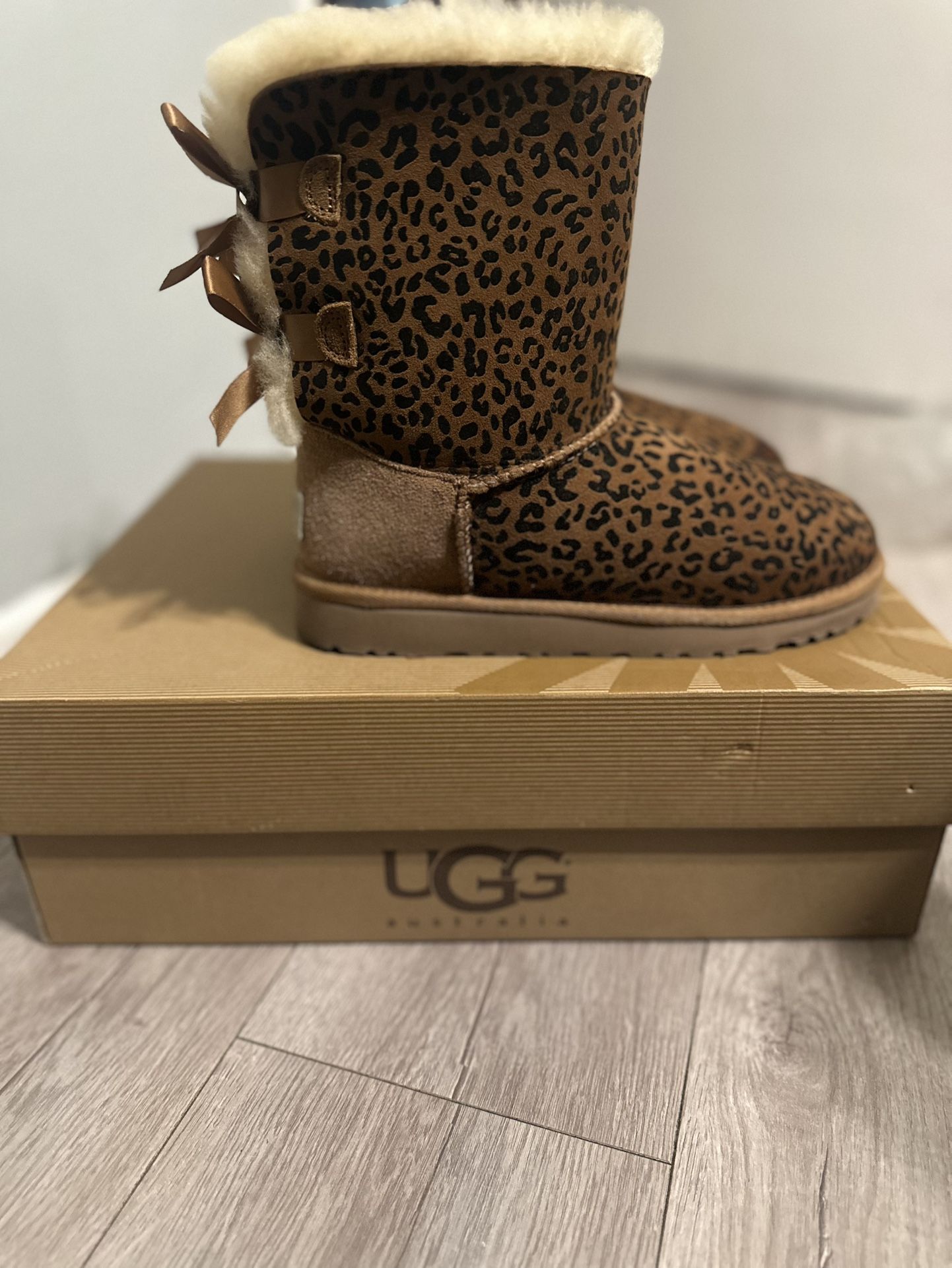 UGG BOOTS