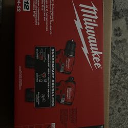 milwaukee power drill set 