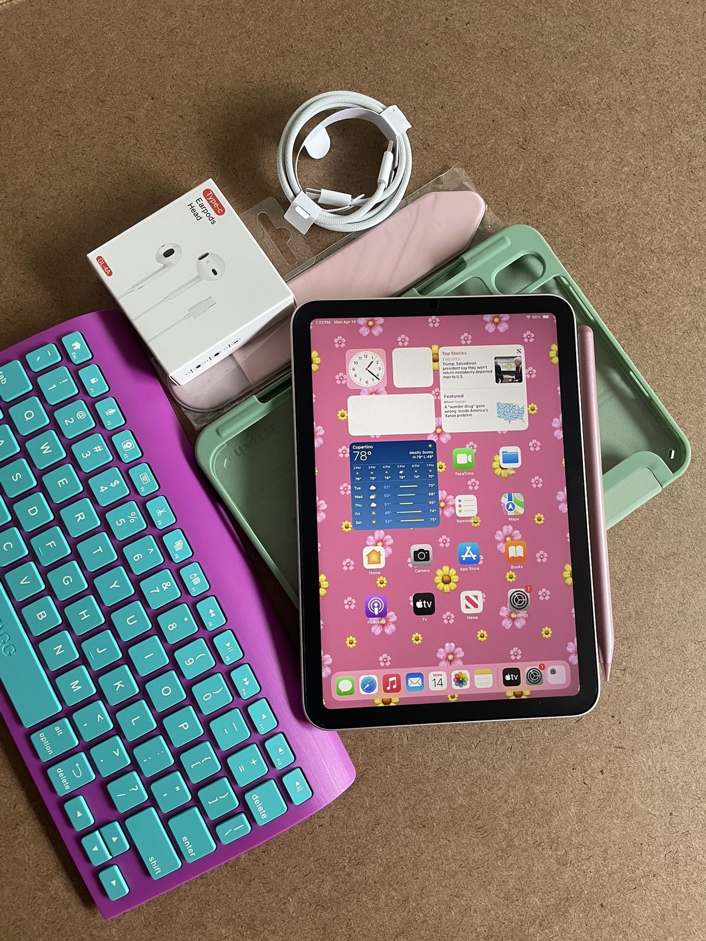 iPad Mini 6th Generation 64Gb pink Zagg Keyboard, Pen, Case