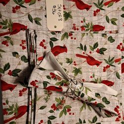 Set of matching placements and napkins