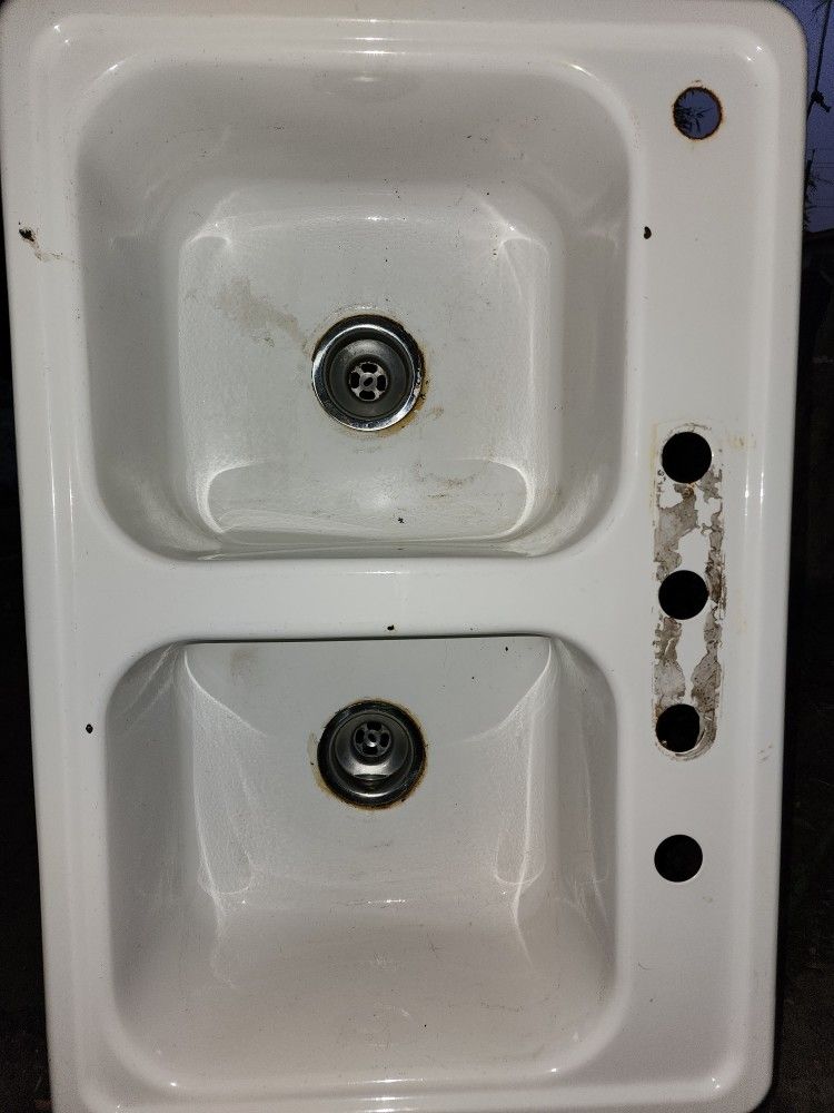 Heavy white Kitchen Sink