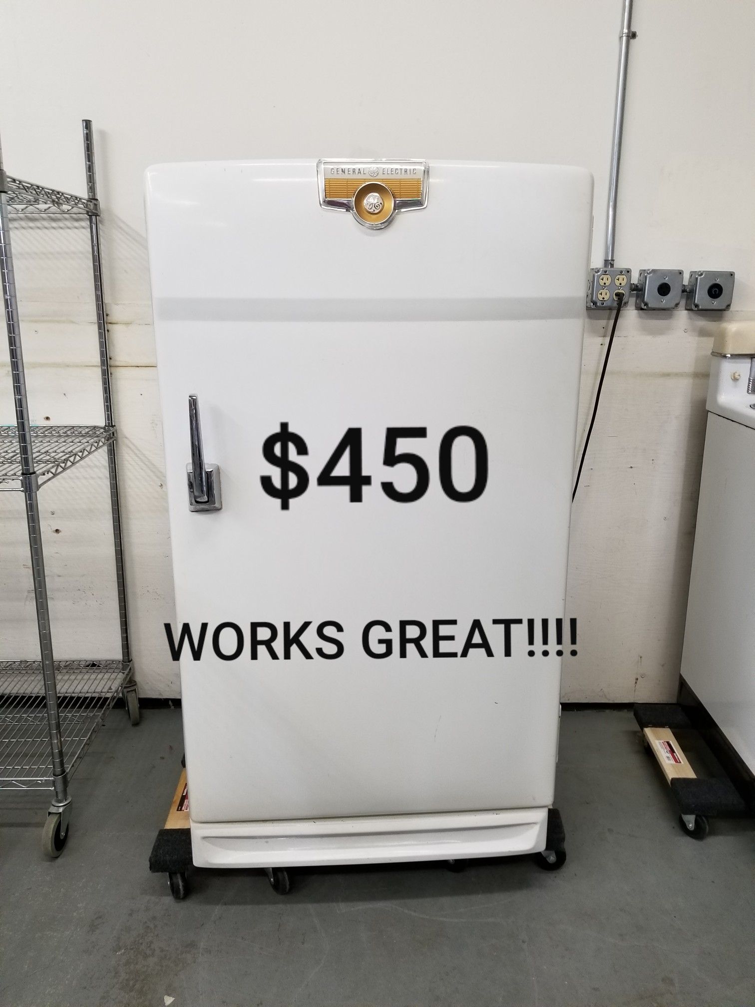 Vintage 1940s/50s GE Refrigerator Model LB-92