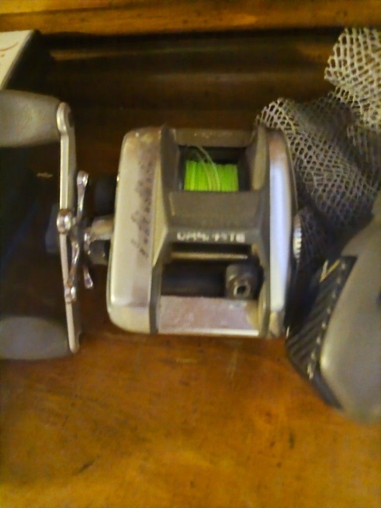 MAGFORCE RS 1100 FISHING REEL