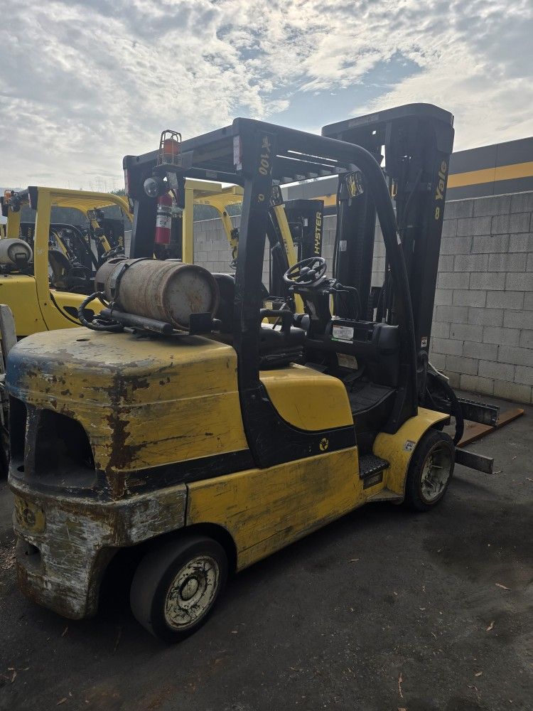 Yale GLC100VX Forklift With Rotator Attachment