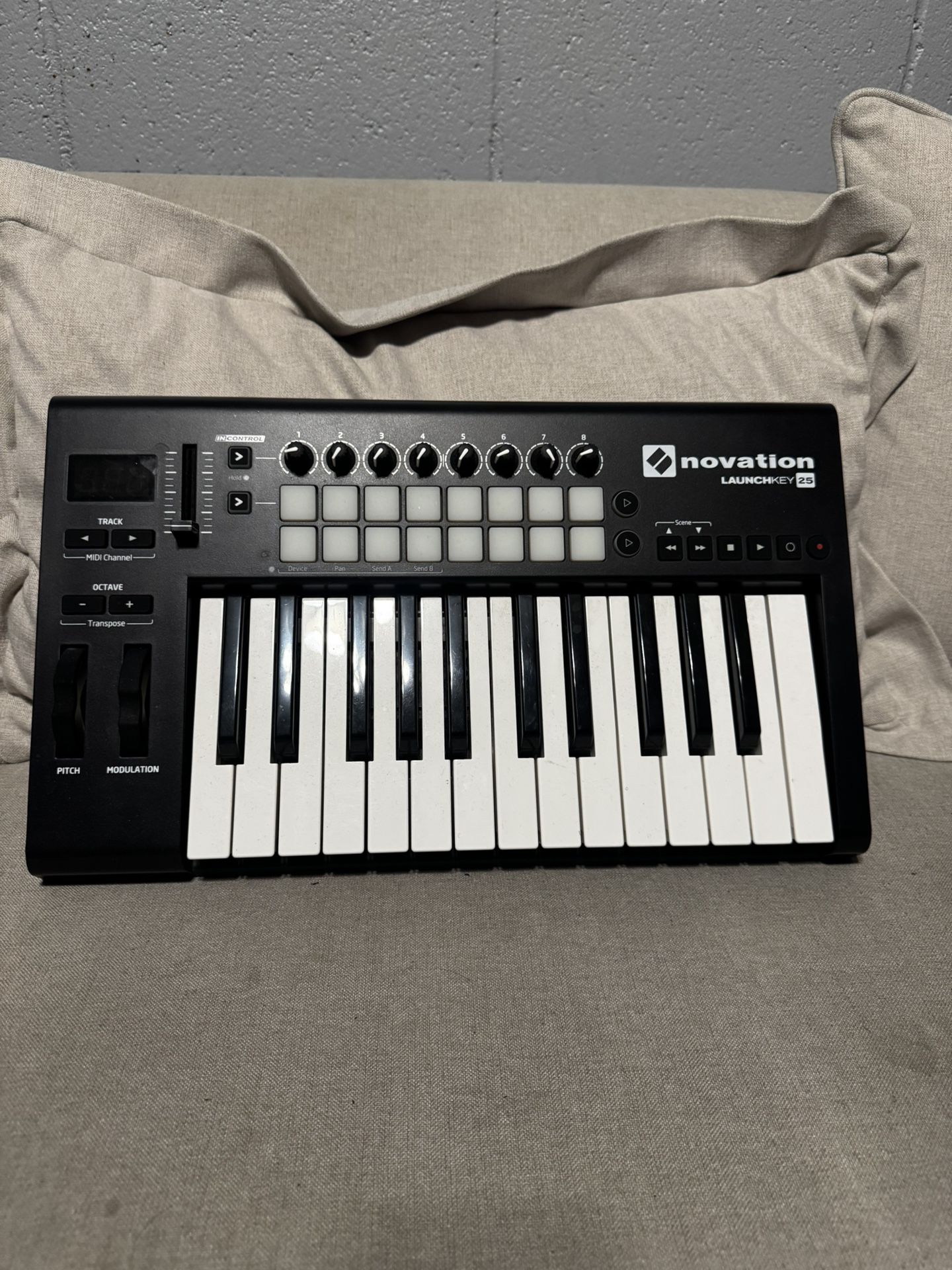 Novation Launchkey 25 MK2