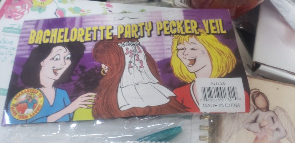 bachelorette party pecker veil