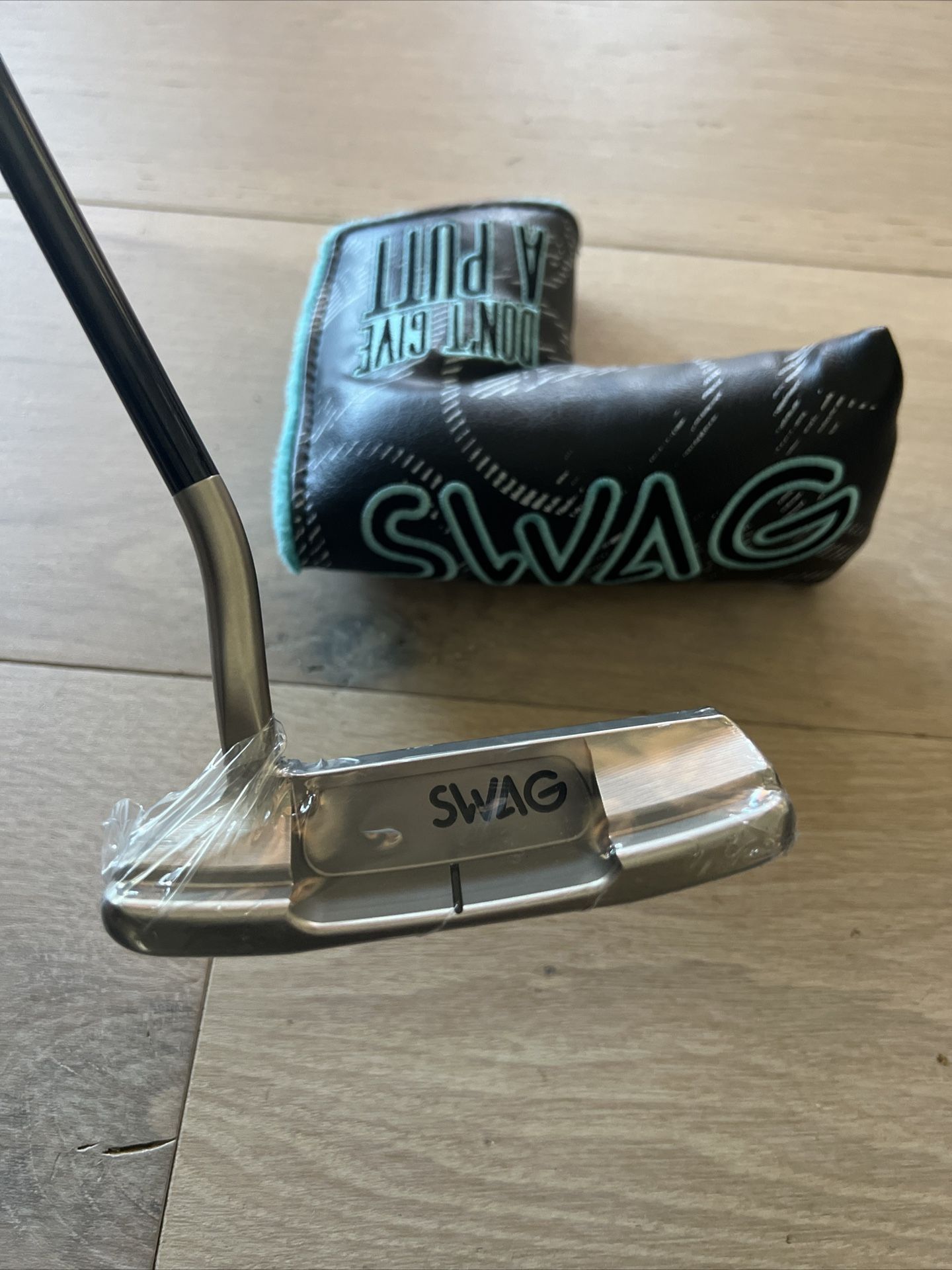 SWAG GOLF SUAVE TOO PUTTER Chicago Blue Length 33.5.  BRAND NEW SEALED.