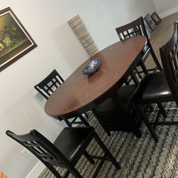 Dining Table With 4 Chairs Asking $100 Or Best Offer