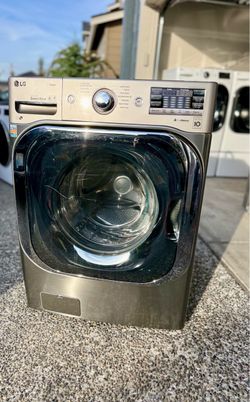 LG Steam Direct Drive  5.2 Cu.Ft. Mega capacity Front Load Washer