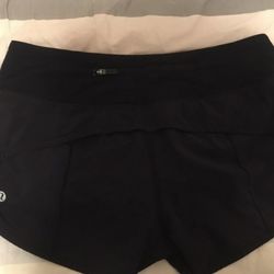 Lululemon Speed Up Short 2.5 Inches Size 6