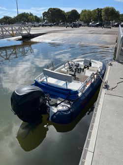2001 Boston Whaler with a Mercury 40 hp runs great