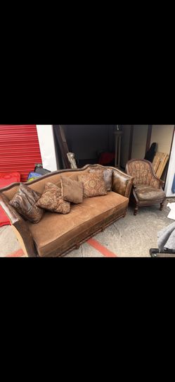 Paladins Couch And Chair