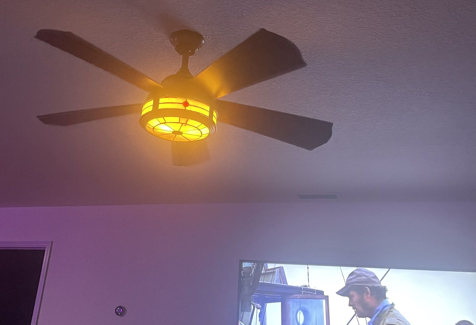 Ceiling Fan Stained Glass W/remote Works Great And Very Quite