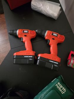 2 black and Decker 18v Drills