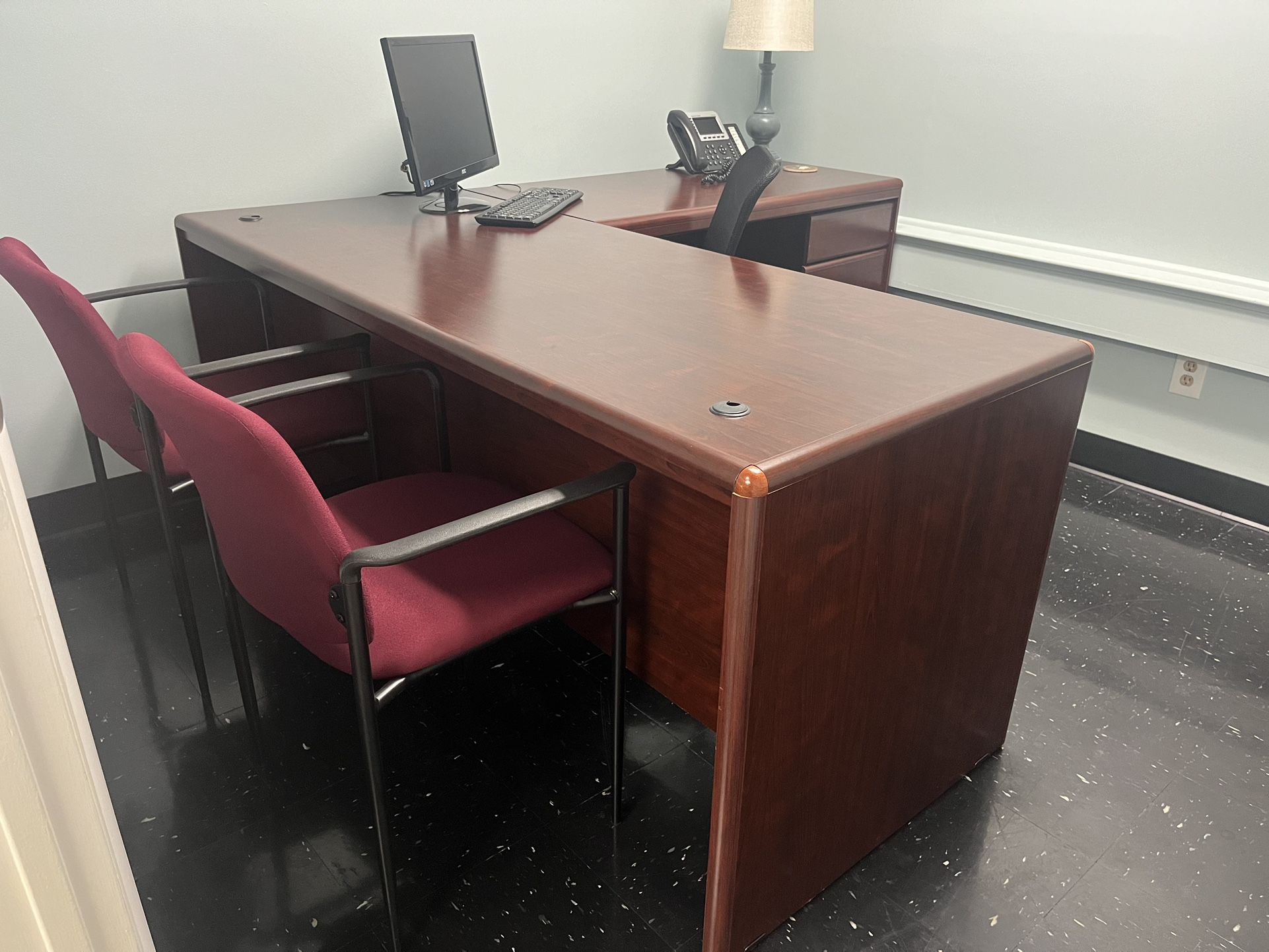 Executive Office Desk With 3 Chairs