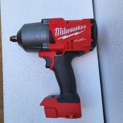 MILWAUKEE M18 FUEL BRUSHLESS CORDLESS 1/2" HIGH TORQUE IMPACT WRENCH W/FRICTION RING 