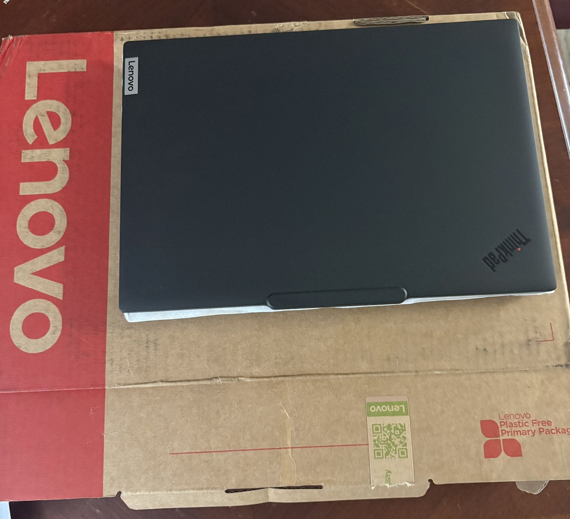 ThinkPad T14s Gen 6 (14” Intel)