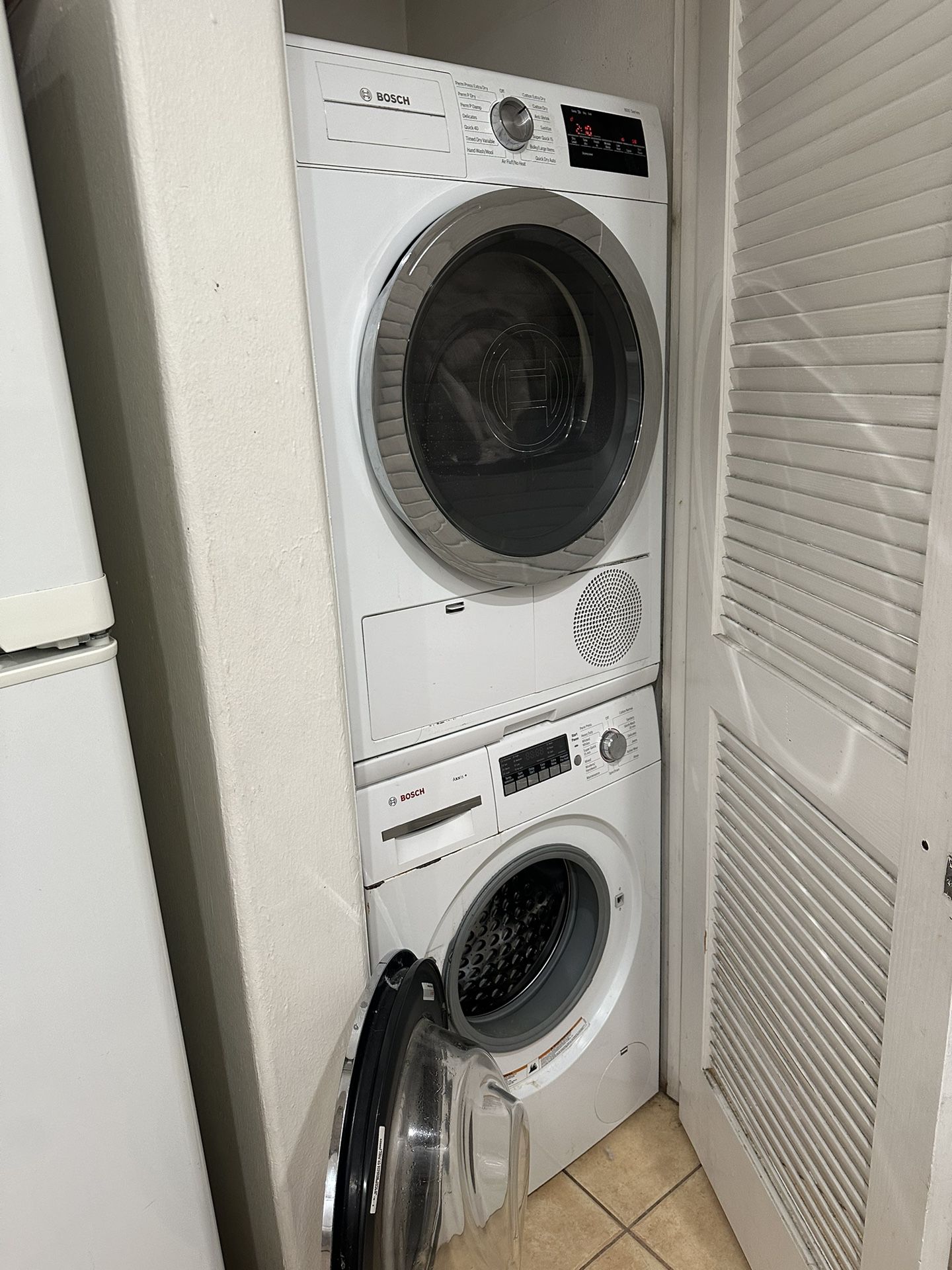  Bosch Stacked Washer Dryer 