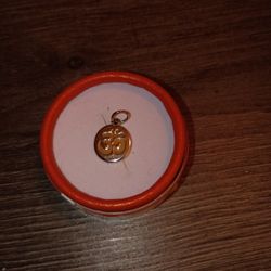Abbraccia Tibetan Yoga Charm 