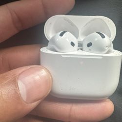 Air Pods 4