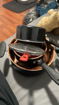 Mixed Cookware Set Pots and Pans