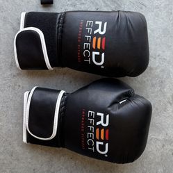 Boxing Gloves with Gel Handwraps