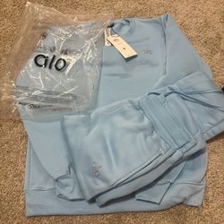 Alo Sweater And Sweatpants 