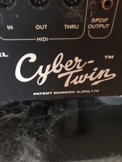 FENDER CYBER TWIN AMP