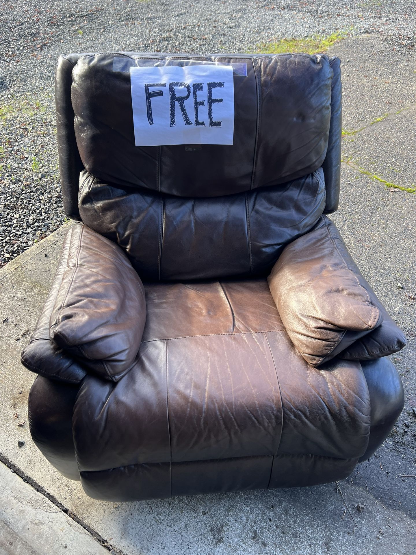 Recliner Chair (free)