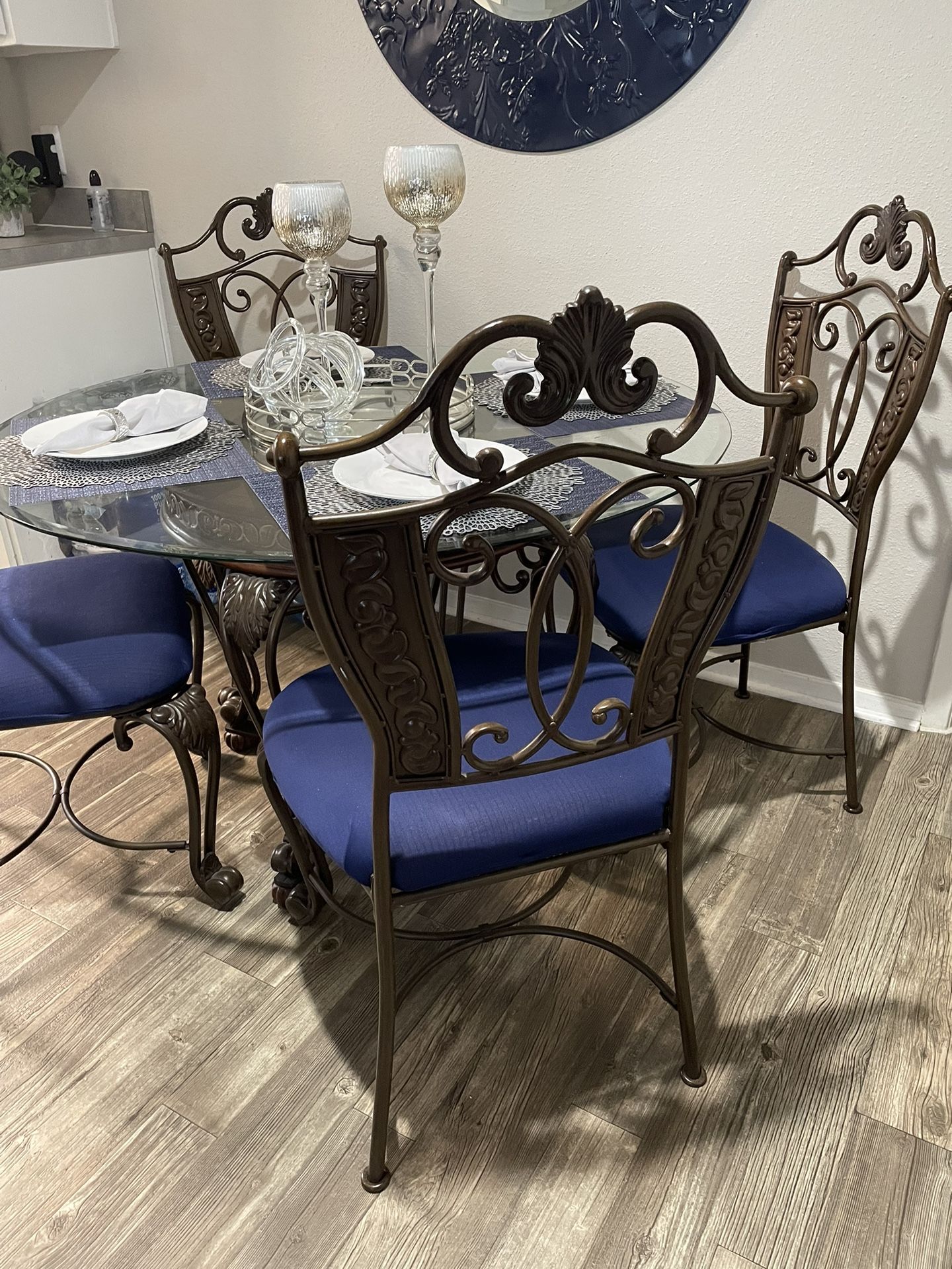4 Dining Table Chairs
