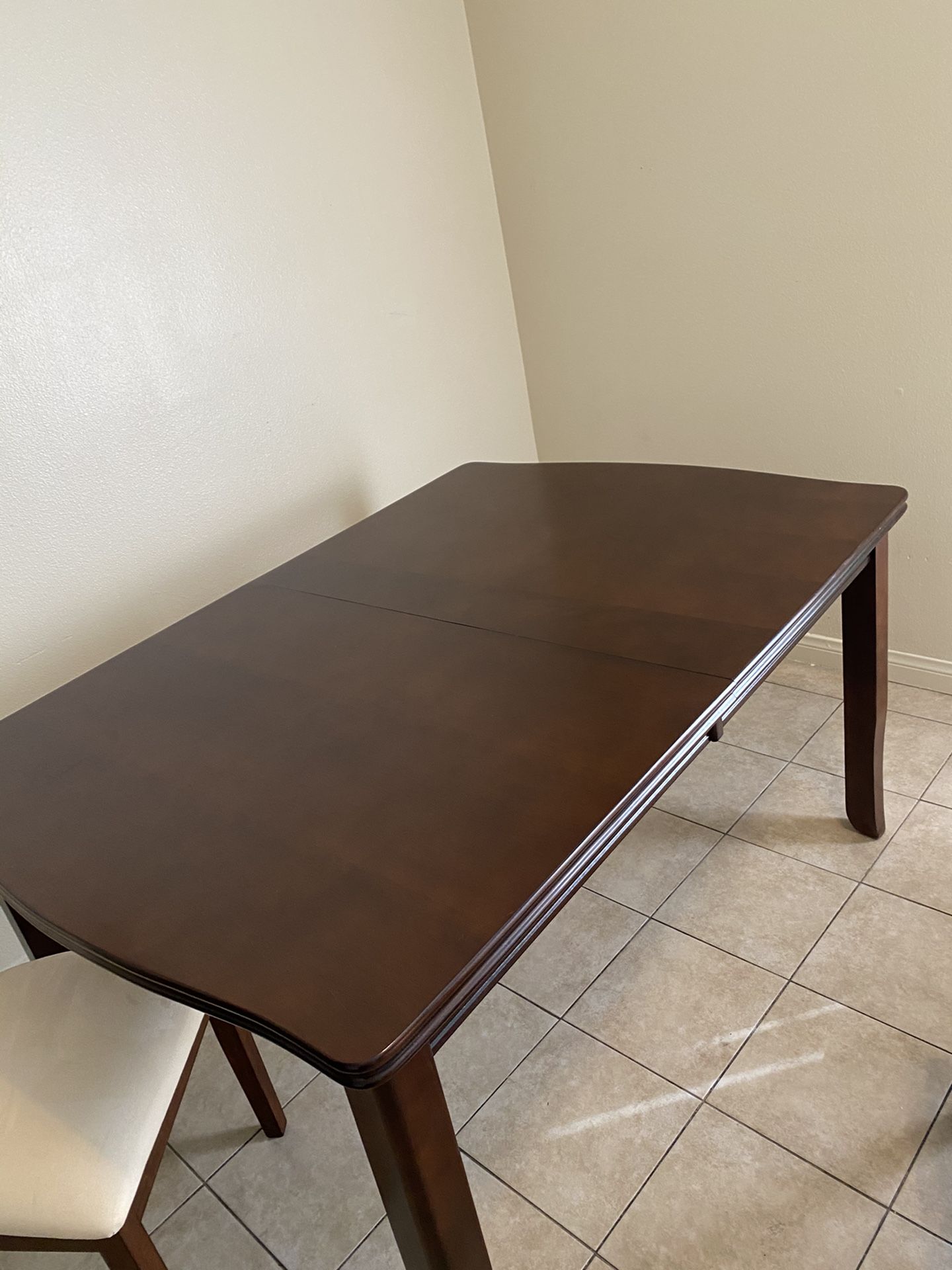 Dining table set