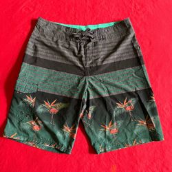 Ocean Current Men’s Tropical Board Shorts Size 32 Cargo