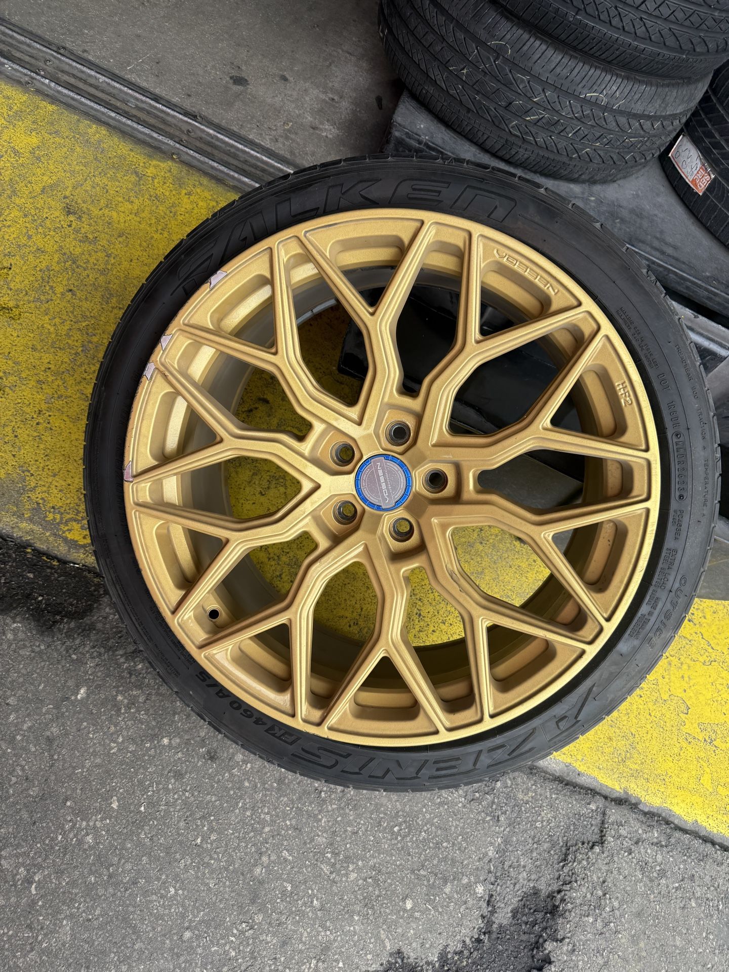 20 Inch Vossen HF-2 Wheels & Tires