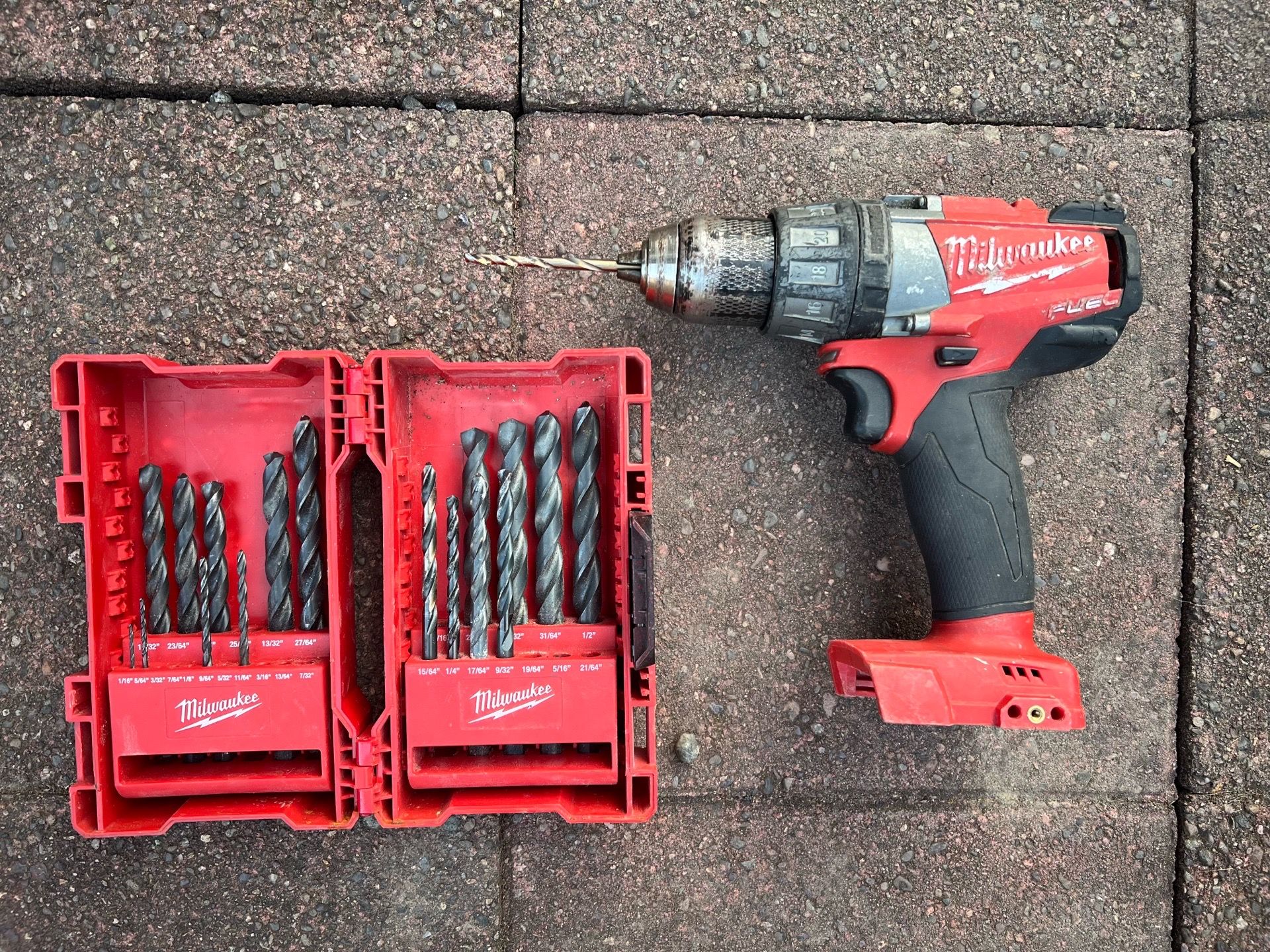 Milwaukee Drill and Drills Bits Kit