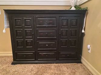 Dresser