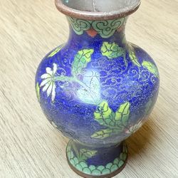Vintage Chinese Vase. Don’t know much about this item. See photos for condition. Selling as is.