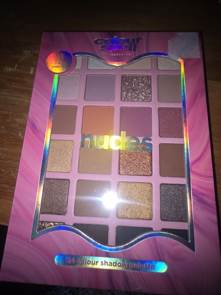  🆕️ Nudes Eyeshadow Palette