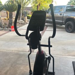 Schwinn 470 Elliptical