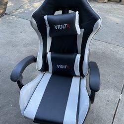 Black & White Gaming Chair 