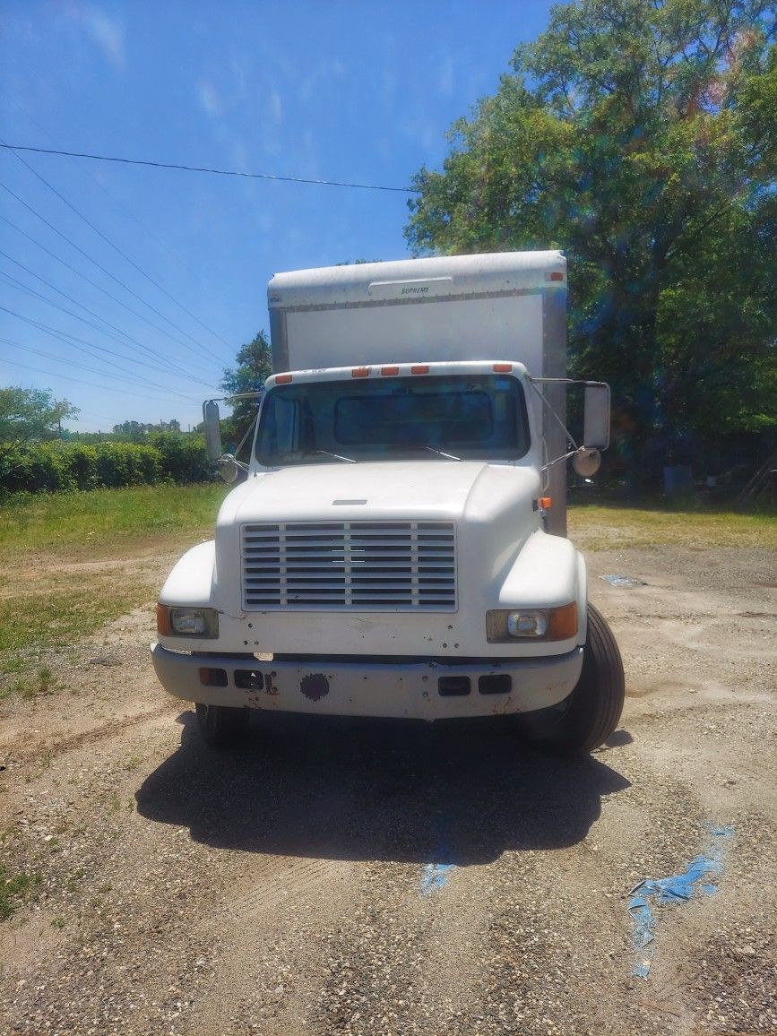International 4700 Box Truck