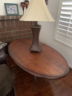 Beautiful wood table & lamp