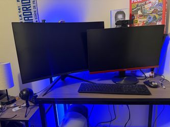 BUNDLE 2 MONITORS and PC