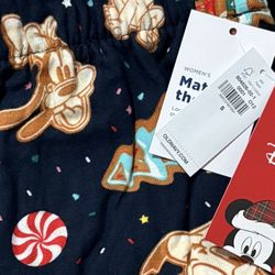 Old Navy X Disney Christmas Pajama Pants- Small