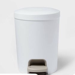 White Small Bathroom Trash Can