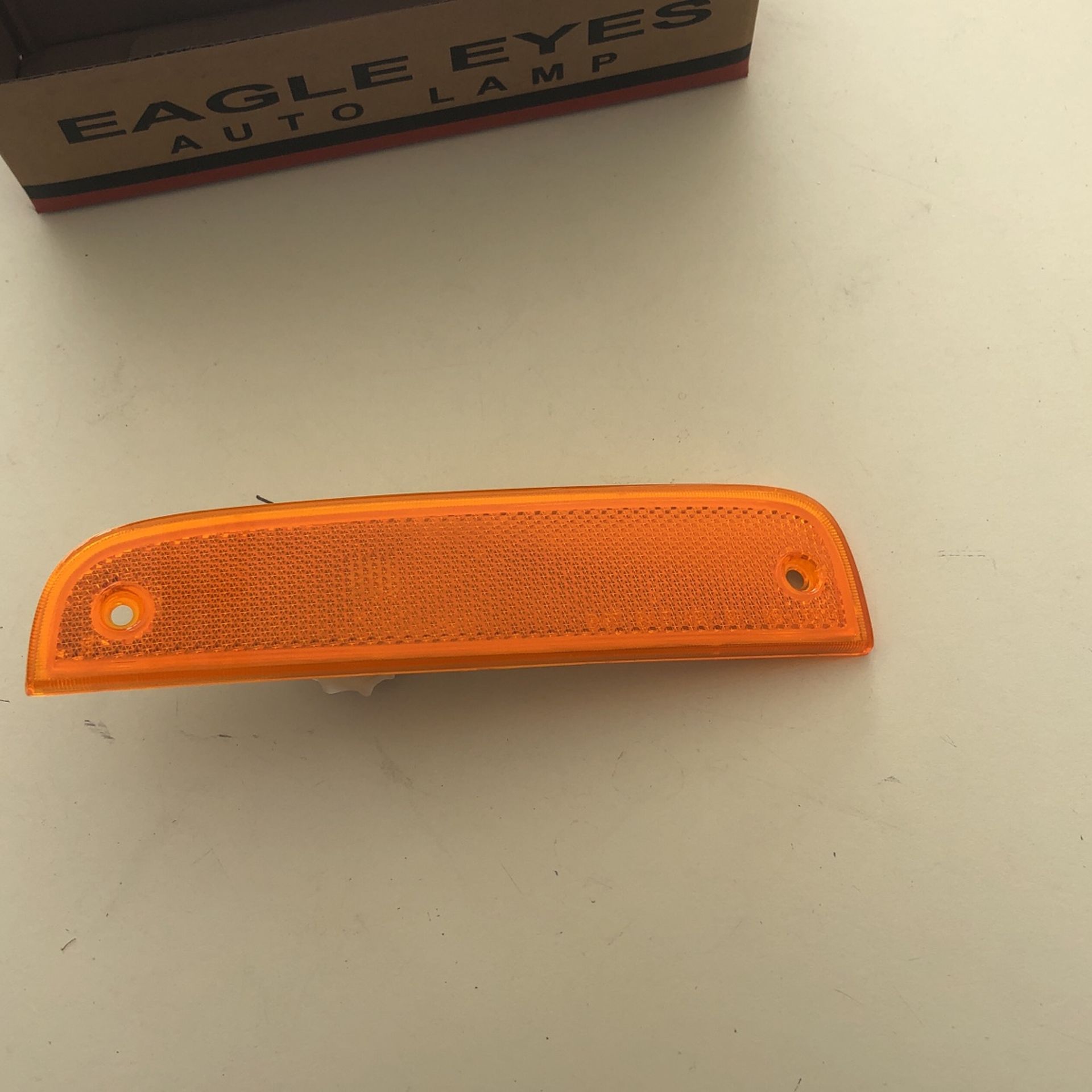 Jeep Cherokee (midsize) 1997 To 2001 Side Marker Lamp (lens & Housing) Passenger Side Assembly 