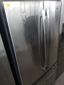 GE 33" stainless steel french door refrigerator - Free delivery