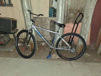 Throne bike 29'maxxi tires