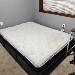 QUEEN MATTRESS 